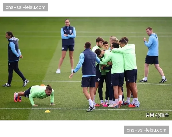 欧冠前瞻：曼城对阵拜仁，瓜迪奥拉与弗里克的中场绞杀与渗透博弈