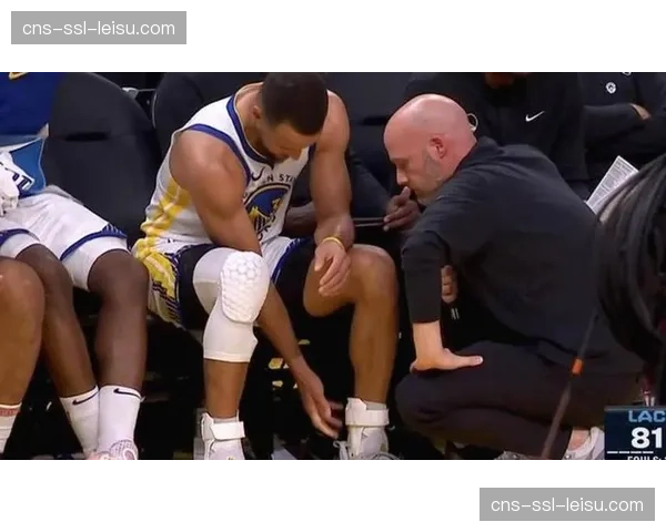 第三节冲突：格林与阿德巴约各领一次技术犯规